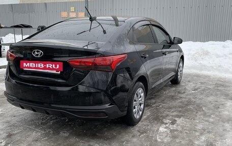 Hyundai Solaris II рестайлинг, 2021 год, 1 830 000 рублей, 5 фотография