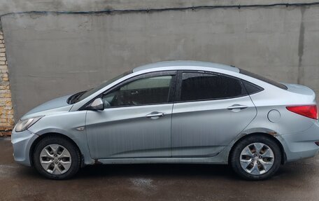 Hyundai Solaris II рестайлинг, 2011 год, 280 000 рублей, 4 фотография