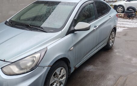 Hyundai Solaris II рестайлинг, 2011 год, 280 000 рублей, 3 фотография