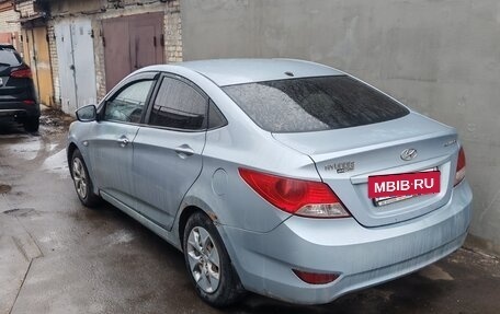 Hyundai Solaris II рестайлинг, 2011 год, 280 000 рублей, 5 фотография