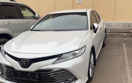 Toyota Camry, 2021 год, 3 499 999 рублей, 1 фотография