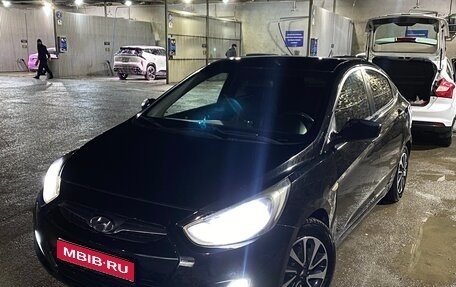 Hyundai Solaris II рестайлинг, 2011 год, 645 000 рублей, 1 фотография