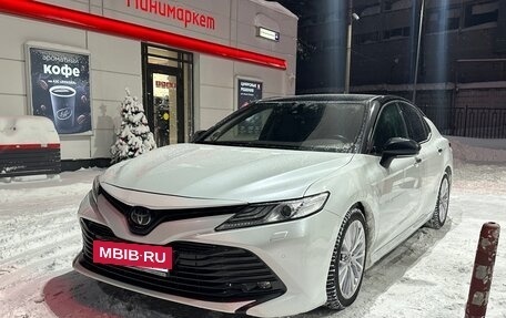 Toyota Camry, 2020 год, 3 150 000 рублей, 2 фотография