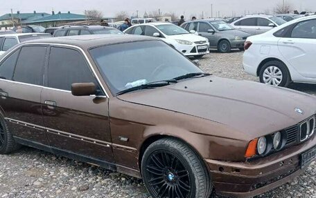 BMW 5 серия, 1988 год, 430 000 рублей, 3 фотография