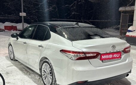 Toyota Camry, 2020 год, 3 150 000 рублей, 3 фотография