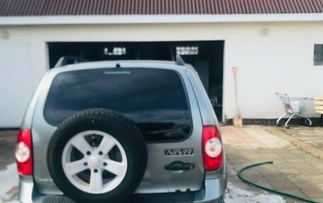 Chevrolet Niva I рестайлинг, 2015 год, 450 000 рублей, 3 фотография