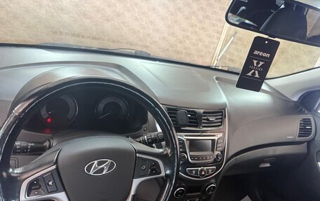 Hyundai Solaris II рестайлинг, 2014 год, 985 000 рублей, 3 фотография