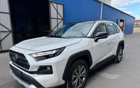 Toyota RAV4, 2025 год, 3 900 000 рублей, 2 фотография