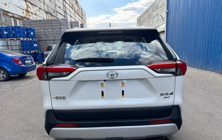 Toyota RAV4, 2025 год, 3 900 000 рублей, 6 фотография