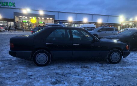 Mercedes-Benz E-Класс, 1992 год, 2 500 000 рублей, 5 фотография