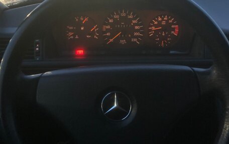 Mercedes-Benz E-Класс, 1992 год, 2 500 000 рублей, 16 фотография