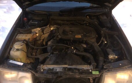 Mercedes-Benz E-Класс, 1992 год, 2 500 000 рублей, 17 фотография