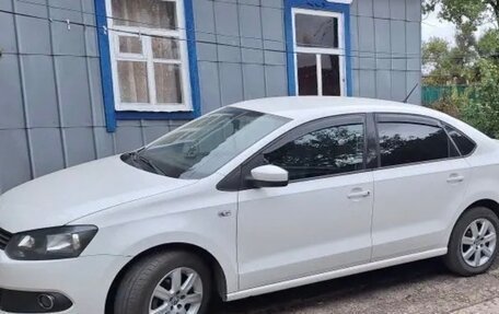 Volkswagen Polo VI (EU Market), 2013 год, 950 000 рублей, 1 фотография