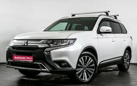 Mitsubishi Outlander III рестайлинг 3, 2021 год, 2 275 000 рублей, 1 фотография