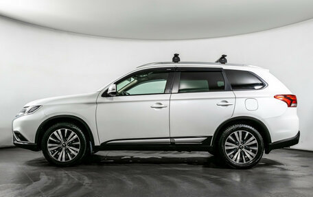 Mitsubishi Outlander III рестайлинг 3, 2021 год, 2 275 000 рублей, 8 фотография