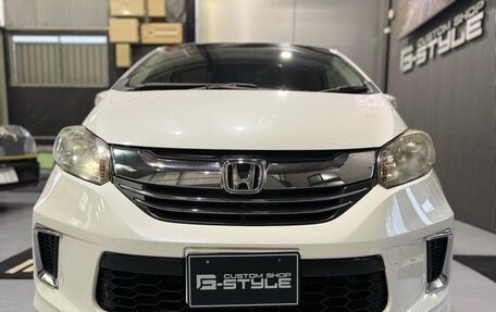 Honda Freed I, 2013 год, 854 000 рублей, 33 фотография