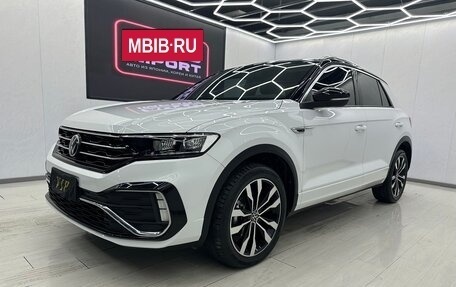 Volkswagen T-Roc I, 2022 год, 2 180 000 рублей, 3 фотография