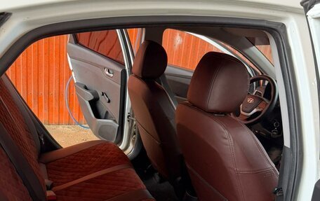 Hyundai Solaris II рестайлинг, 2017 год, 845 000 рублей, 3 фотография