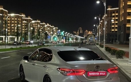 Toyota Camry, 2019 год, 2 280 000 рублей, 1 фотография