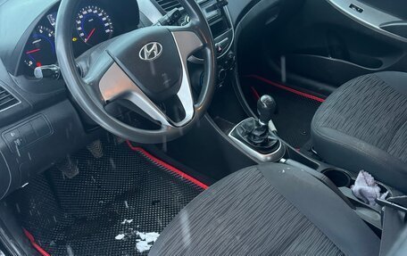 Hyundai Solaris II рестайлинг, 2014 год, 400 000 рублей, 2 фотография