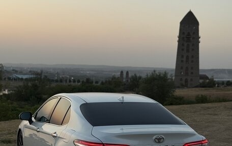 Toyota Camry, 2019 год, 2 280 000 рублей, 2 фотография