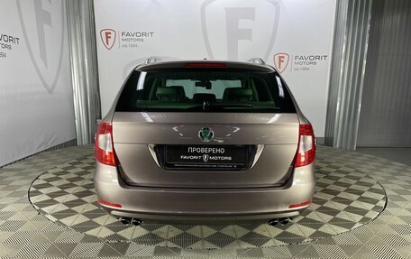 Skoda Superb III рестайлинг, 2011 год, 1 415 000 рублей, 3 фотография