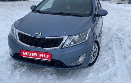 KIA Rio III рестайлинг, 2013 год, 750 000 рублей, 2 фотография