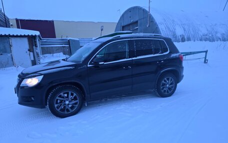 Volkswagen Tiguan I, 2010 год, 1 000 000 рублей, 1 фотография