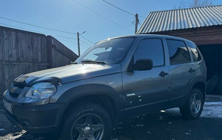 Chevrolet Niva I рестайлинг, 2011 год, 610 000 рублей, 2 фотография