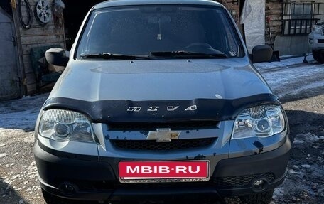 Chevrolet Niva I рестайлинг, 2011 год, 610 000 рублей, 4 фотография