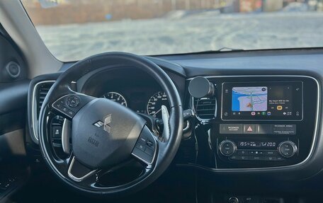 Mitsubishi Outlander III рестайлинг 3, 2017 год, 2 250 000 рублей, 2 фотография