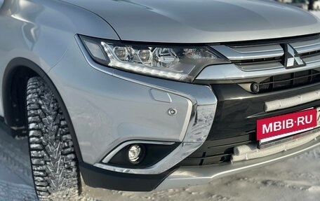 Mitsubishi Outlander III рестайлинг 3, 2017 год, 2 250 000 рублей, 3 фотография