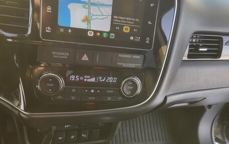 Mitsubishi Outlander III рестайлинг 3, 2017 год, 2 250 000 рублей, 19 фотография