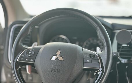 Mitsubishi Outlander III рестайлинг 3, 2017 год, 2 250 000 рублей, 17 фотография