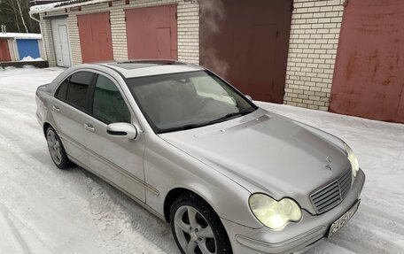Mercedes-Benz C-Класс, 2003 год, 430 000 рублей, 3 фотография