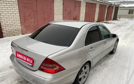 Mercedes-Benz C-Класс, 2003 год, 430 000 рублей, 4 фотография