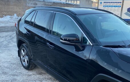 Toyota RAV4, 2021 год, 3 300 000 рублей, 9 фотография