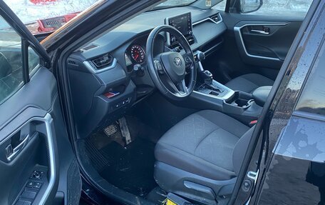Toyota RAV4, 2021 год, 3 300 000 рублей, 6 фотография