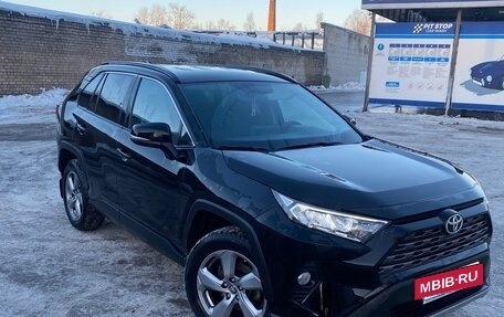 Toyota RAV4, 2021 год, 3 300 000 рублей, 11 фотография