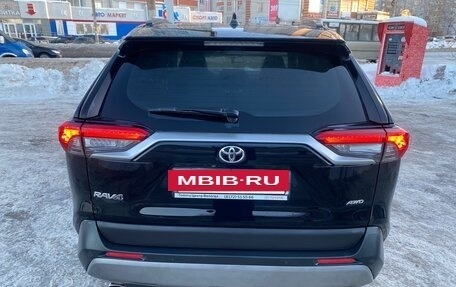 Toyota RAV4, 2021 год, 3 300 000 рублей, 3 фотография