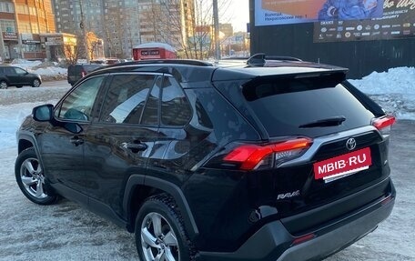 Toyota RAV4, 2021 год, 3 300 000 рублей, 7 фотография