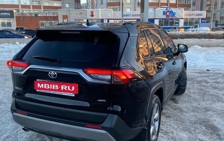 Toyota RAV4, 2021 год, 3 300 000 рублей, 8 фотография