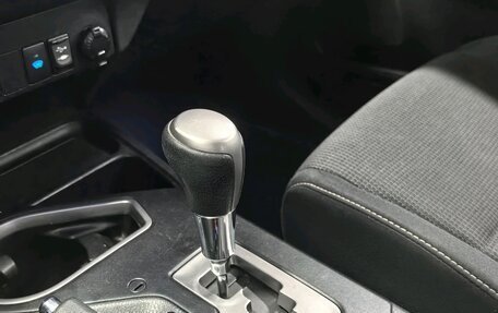 Toyota RAV4, 2017 год, 1 950 000 рублей, 15 фотография