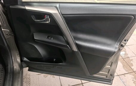 Toyota RAV4, 2017 год, 1 950 000 рублей, 21 фотография