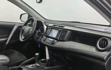 Toyota RAV4, 2017 год, 1 950 000 рублей, 23 фотография