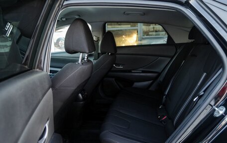 Hyundai Elantra, 2021 год, 1 900 000 рублей, 12 фотография