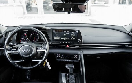 Hyundai Elantra, 2021 год, 1 900 000 рублей, 13 фотография