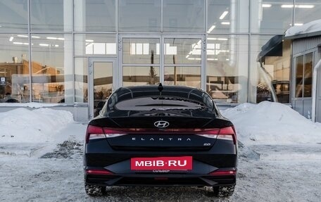 Hyundai Elantra, 2021 год, 1 900 000 рублей, 4 фотография
