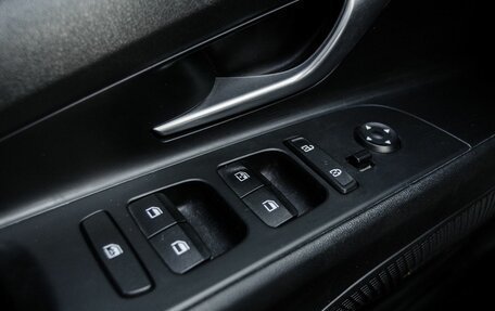 Hyundai Elantra, 2021 год, 1 900 000 рублей, 20 фотография