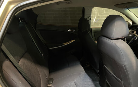 Hyundai Solaris II рестайлинг, 2014 год, 1 000 000 рублей, 12 фотография